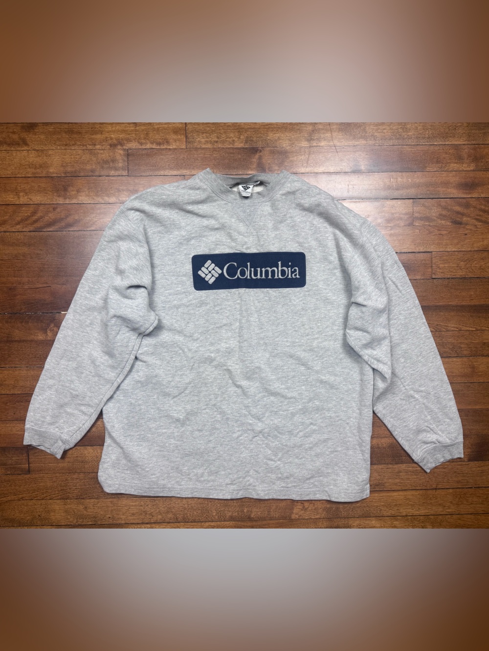 Vintage 1990s Columbia Sportswear Felt Logo Made in Canada Oversized Gorpcore M